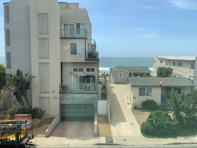 Building Photo - Long-Term Unfurnished Rental – Available N...
