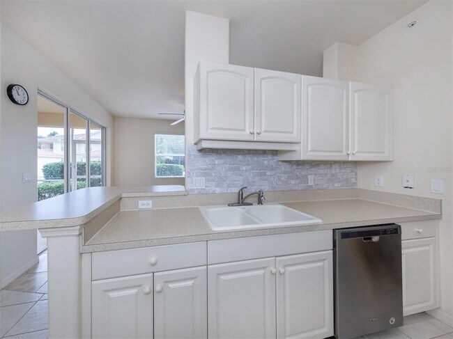 Building Photo - 4437 Corso Venetia Blvd