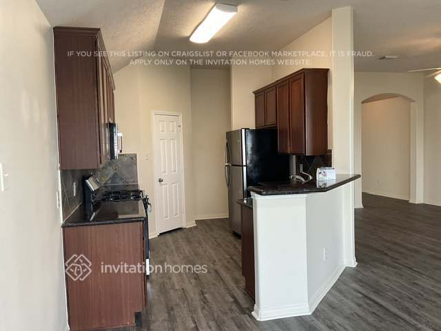 Building Photo - 30 Mira Loma Dr