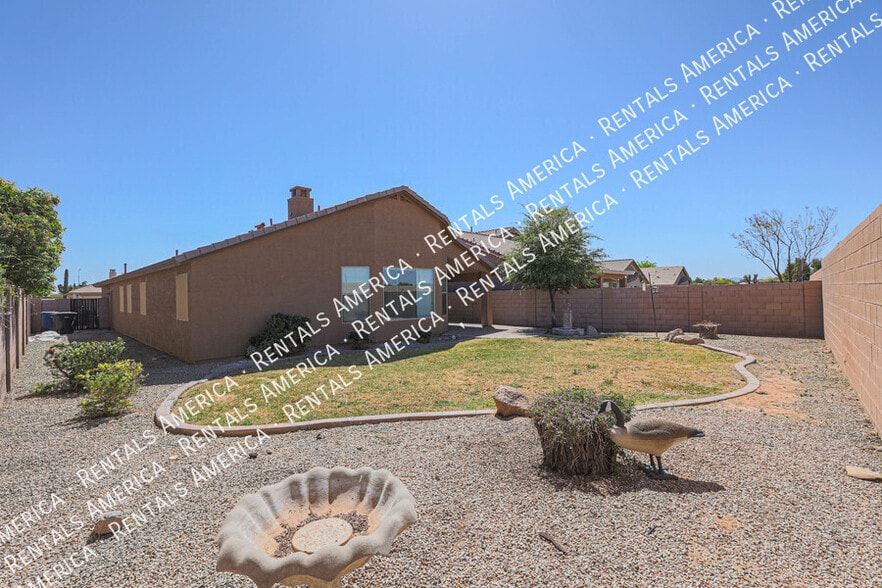 Building Photo - 3050 E Cherry Hills Pl