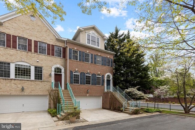 Primary Photo - 11201 Woodglen Dr