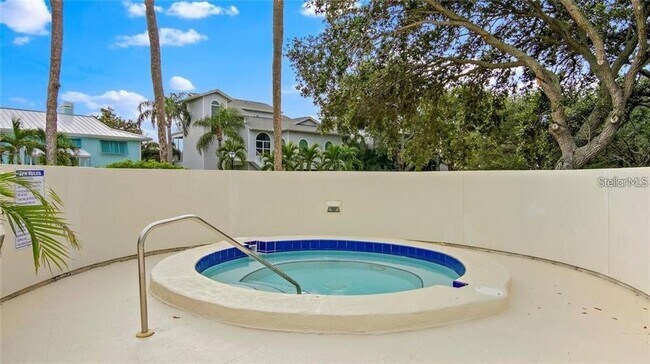 Building Photo - 5950 Pelican Bay Plaza S