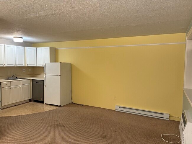 Building Photo - 1691 Cambridge St