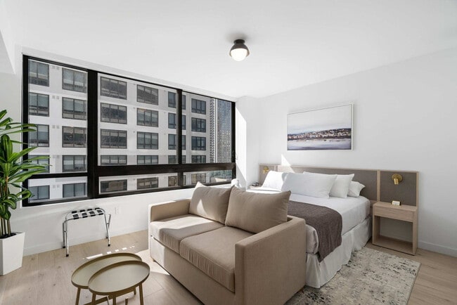 Building Photo - 225 N Miami Ave