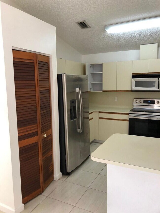 Building Photo - 6132 NW 181st Terrace Cir W