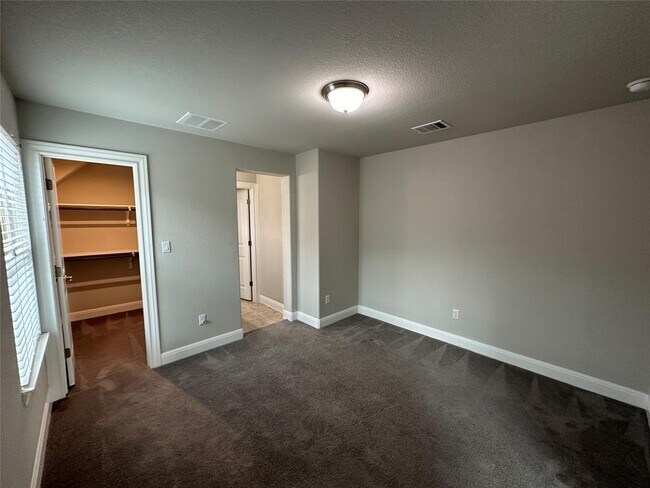 Building Photo - 4213 Valley Oaks Dr