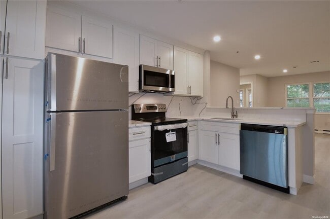 Building Photo - 332 Woodbridge Dr