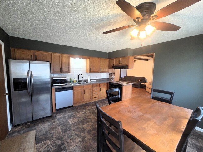 Building Photo - 3345 S Jefferson Ave