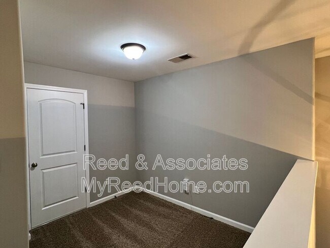 Building Photo - 137 W Porter Run Dr