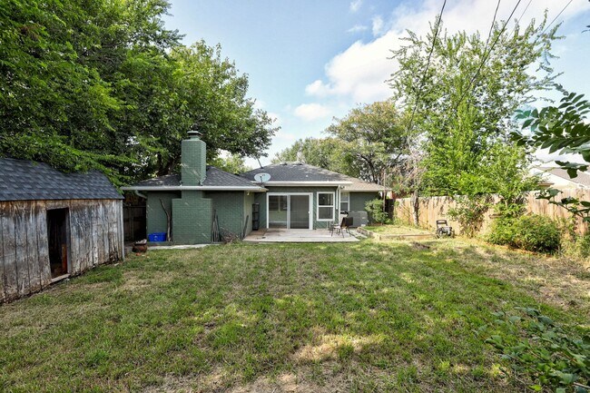 Building Photo - * * * $750 MOVE-IN SPECIAL!!! * * * Charmi...