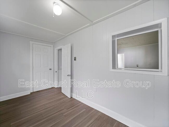 Building Photo - 528 Hack Wilson Way