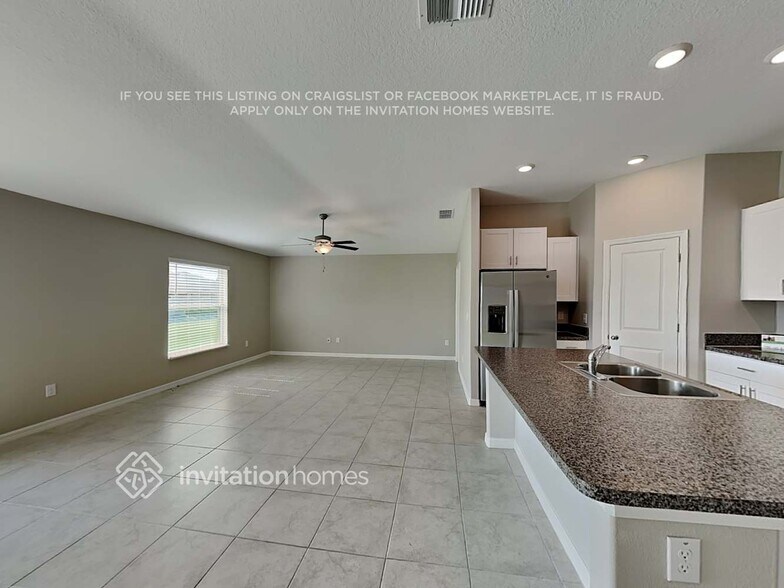 Building Photo - 1573 Blue Rose Dr