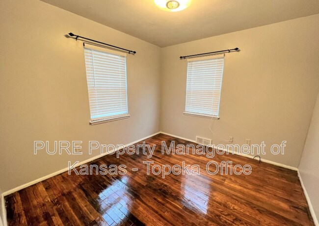 Building Photo - 1301 SW Belle Ave