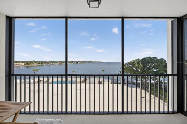 Building Photo - 7100 Sunshine Skyway Ln S