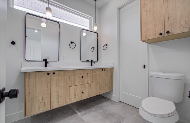 Building Photo - 4605 Edison St