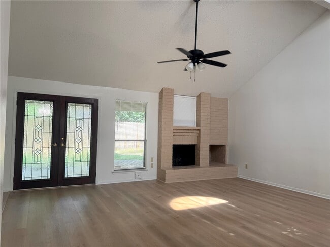 Building Photo - 9826 Chiselhurst Dr