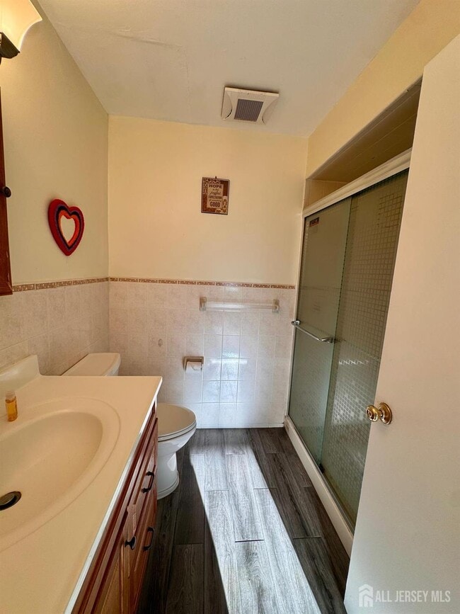 Building Photo - 1202 Green Hollow Dr