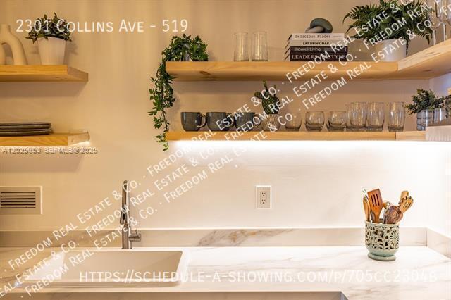 Building Photo - 2301 Collins Ave