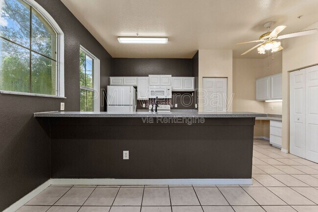 Building Photo - 5039 Sunridge Palms Dr