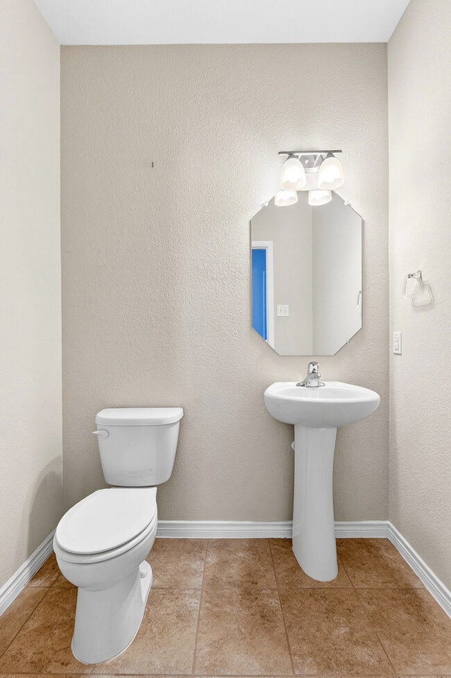 Building Photo - 6408 Tanzanite Dr