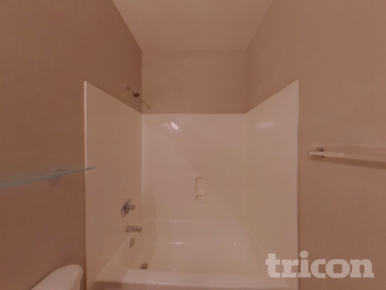 Building Photo - 6524 W Range Mule Dr