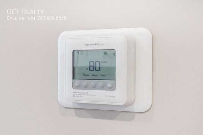 Building Photo - 2825 W Girard Ave