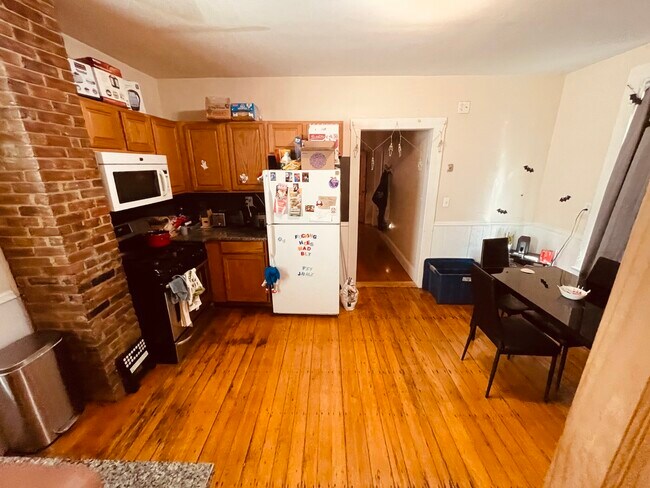 Building Photo - 42 Delle Ave