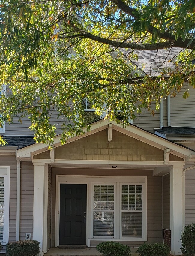 Building Photo - 1011 Laparc Ln