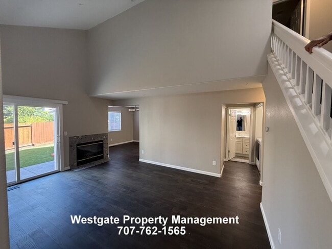 Building Photo - 813 Chardonnay Cir