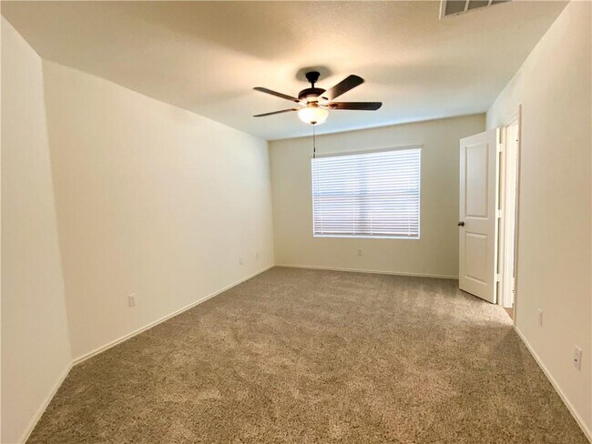 Building Photo - 301 Greatest Gift Wy