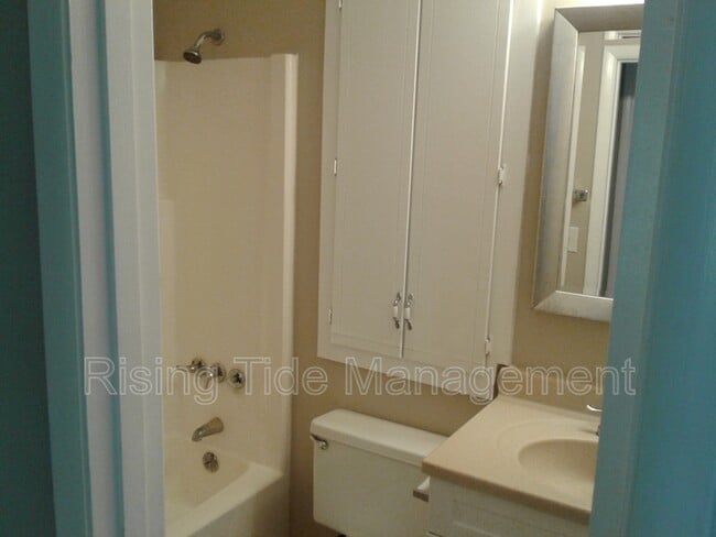 Building Photo - 6109 Shady Ln