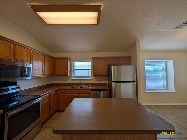 Building Photo - 268 Goliad Dr
