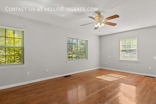 Building Photo - 525 W 4th St