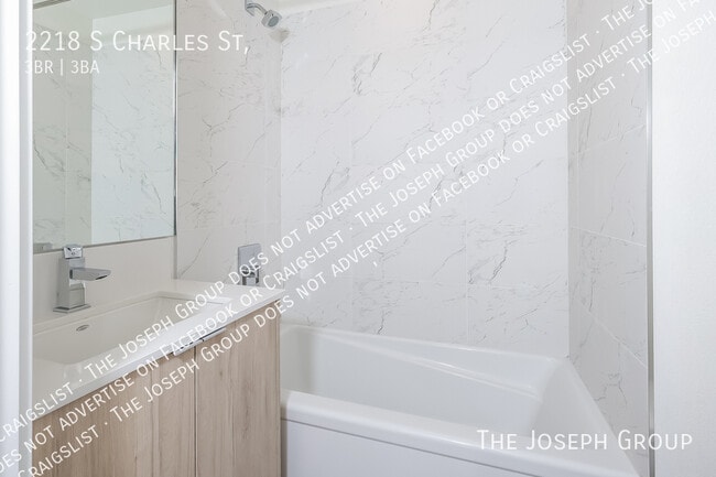 Building Photo - 2218 S Charles St