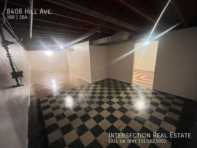 Building Photo - 8408 Hill Ave