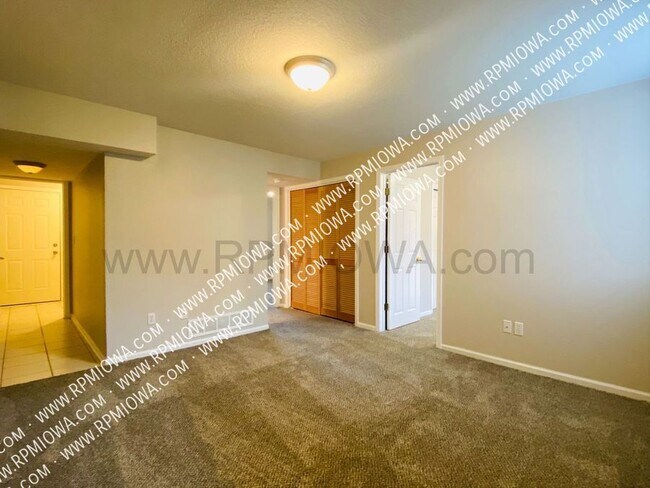 Building Photo - 145 Christie Ln