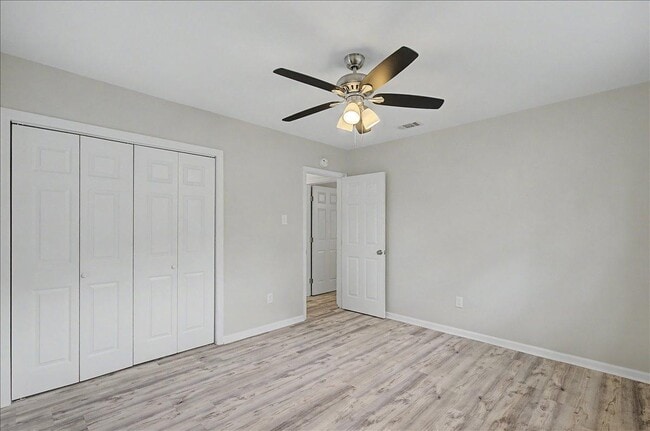 Building Photo - 2204 Mason Dr