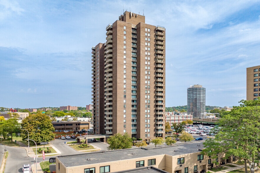 Building Photo - Jefferson Tower
