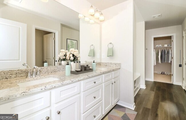 Building Photo - 24 Creekwater Dr