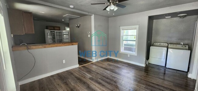 Building Photo - 15369 Flud Rd