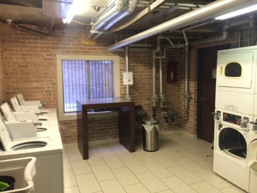 Building Photo - 5534 N Winthrop Ave