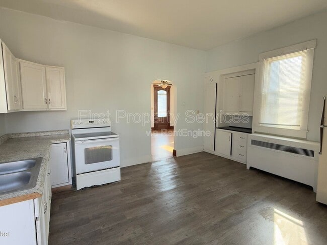 Building Photo - 2121 Culbertson Ave
