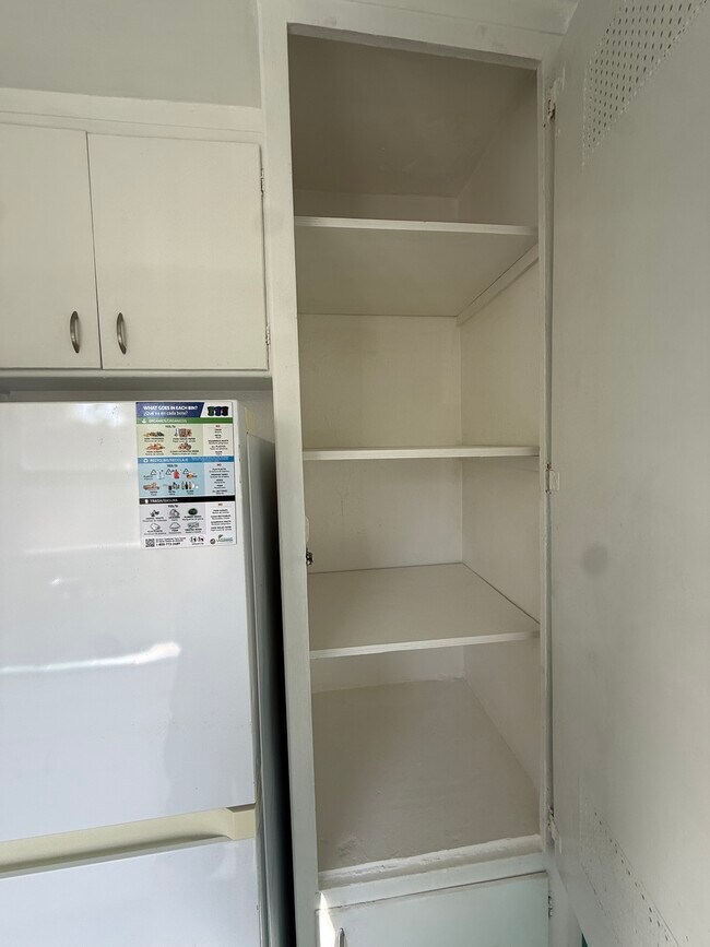 Building Photo - 924 Electric Ave