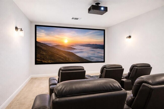 Building Photo - 217 Turnbuckle Bnd