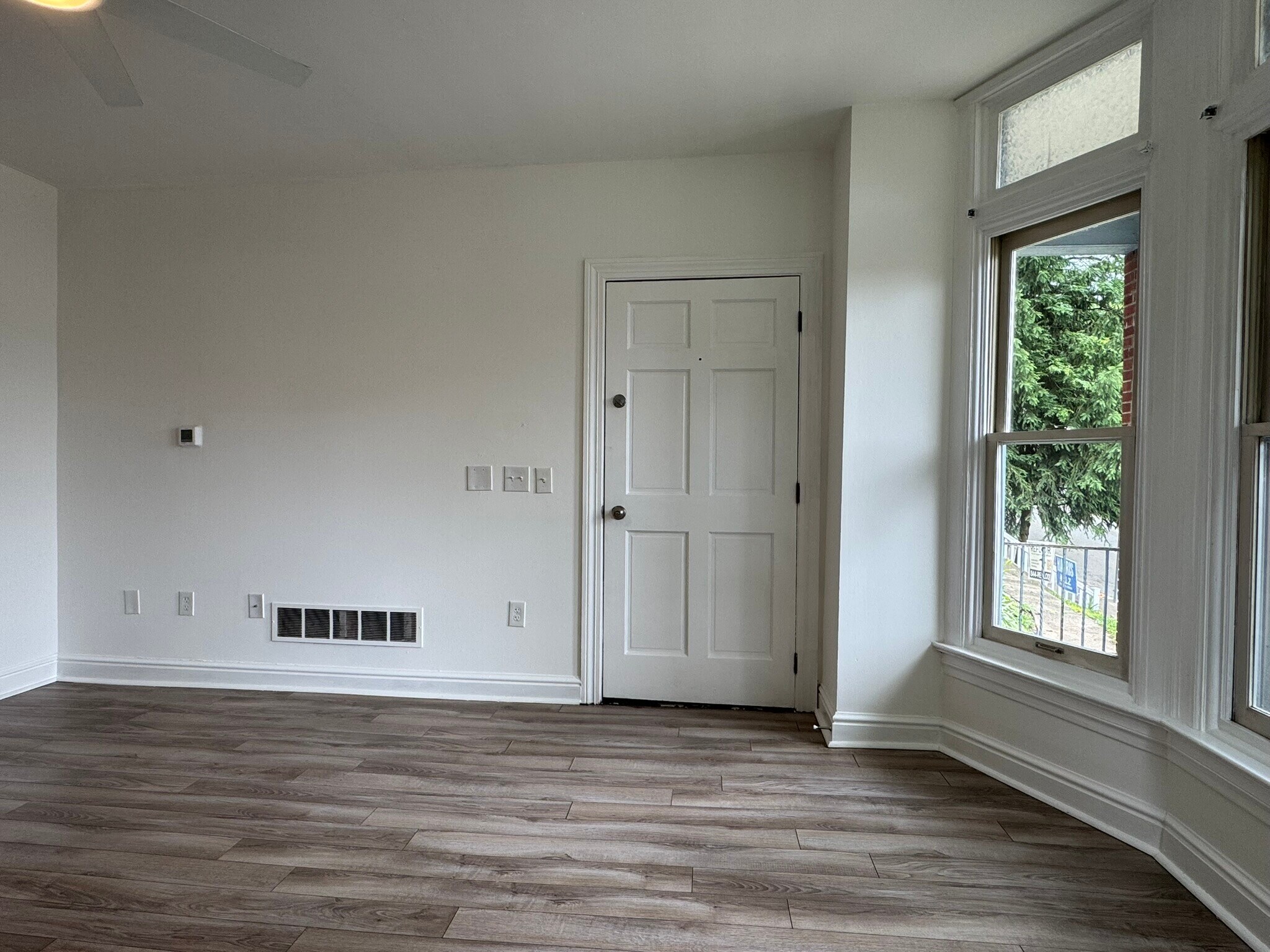 Building Photo - 5474 Black St
