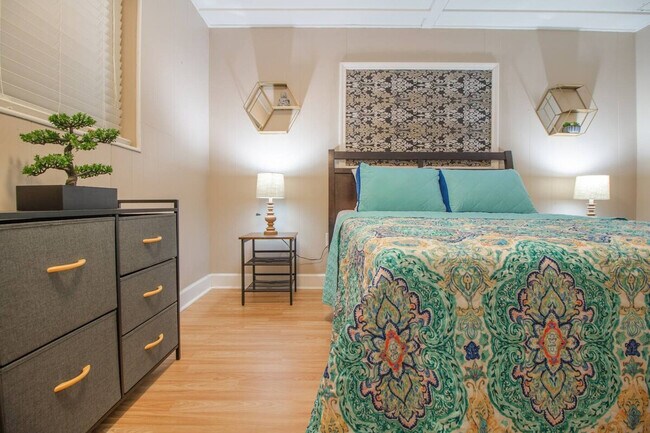 Building Photo - 1324 Catalpa Ln