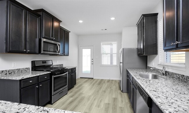 Building Photo - 440 Lone Rider Dr