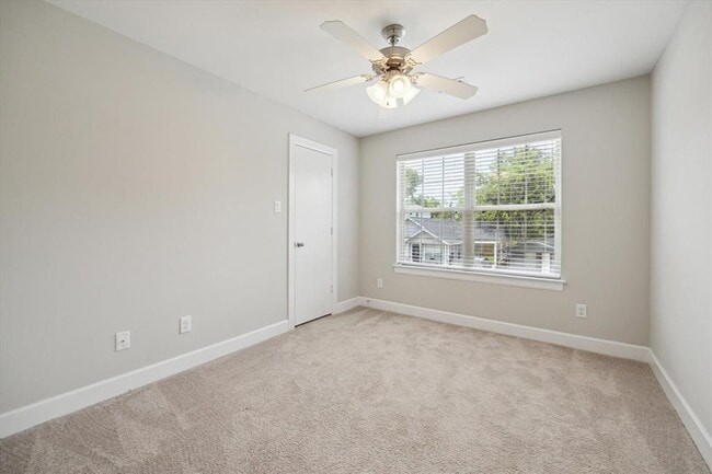Building Photo - 822 E 37th St