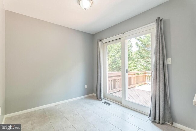 Building Photo - 20539 Golf Course Dr