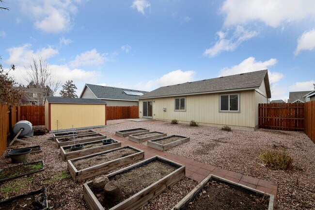 Building Photo - Charming home in Southwest Redmond